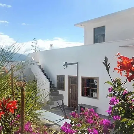 Casa Caldera بيت للعطل تيخارافي